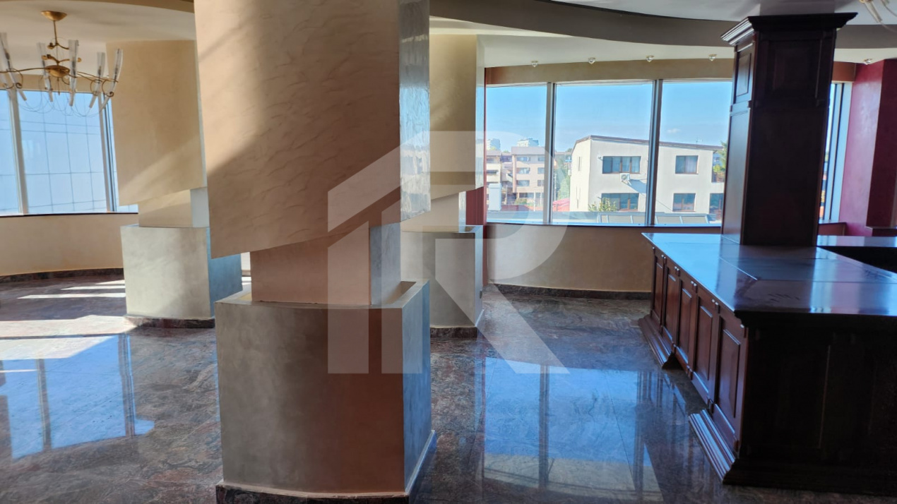 Spațiu premium birouri sau clinică, 2 corpuri, 12 parcări, lift, terasă - 7500 E