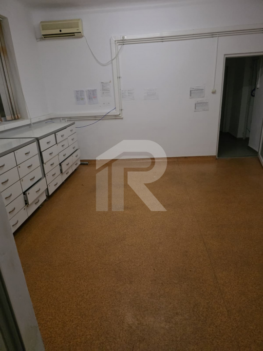 Casa spatioasa 9 camere /320 m utili/singur curte / Scoala Iancului- 444000 Euro