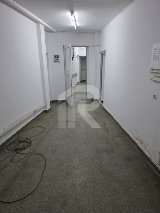 Casa spatioasa 9 camere /320 m utili/singur curte / Scoala Iancului- 444000 Euro