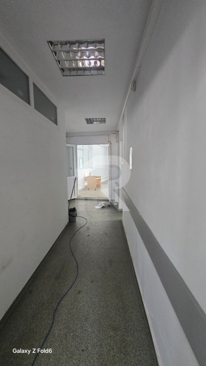 Casa spatioasa 9 camere /320 m utili/singur curte / Scoala Iancului- 444000 Euro