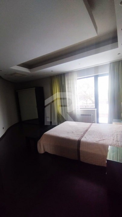 Vila Cernica langa lac - 449000 Euro negociabil