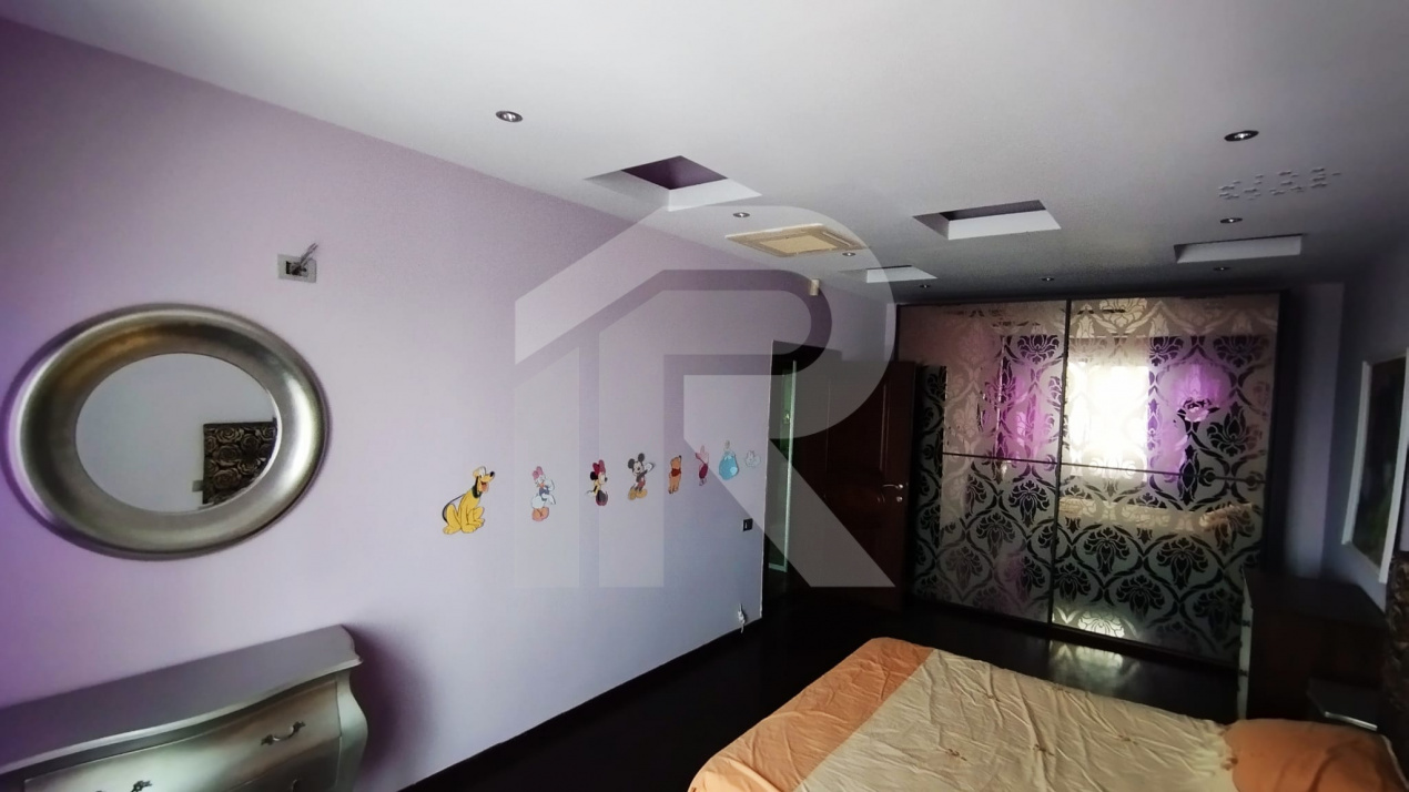 Vila Cernica langa lac - 449000 Euro negociabil