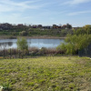 Ideal Teren intravilan Buftea – deschidere directă la lac | 883 mp | Utilități |