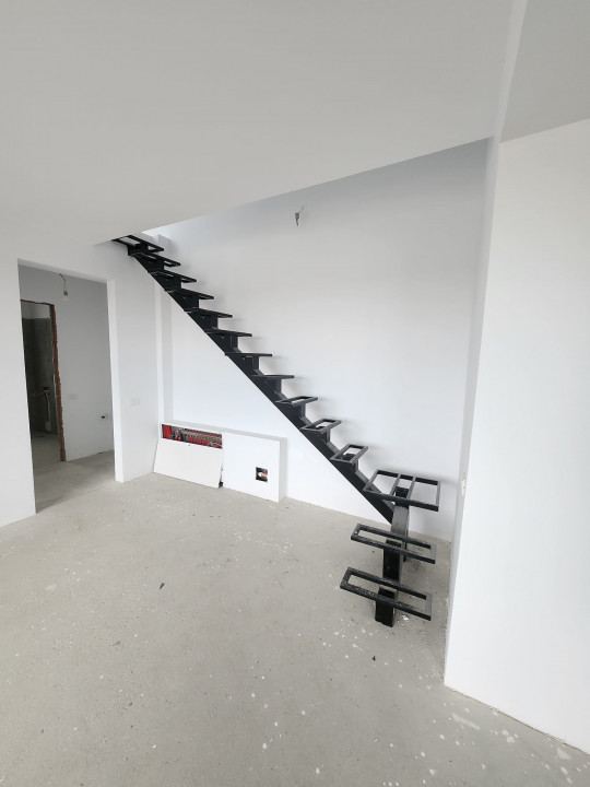 Apartament 3 camere tip duplex Tunari
