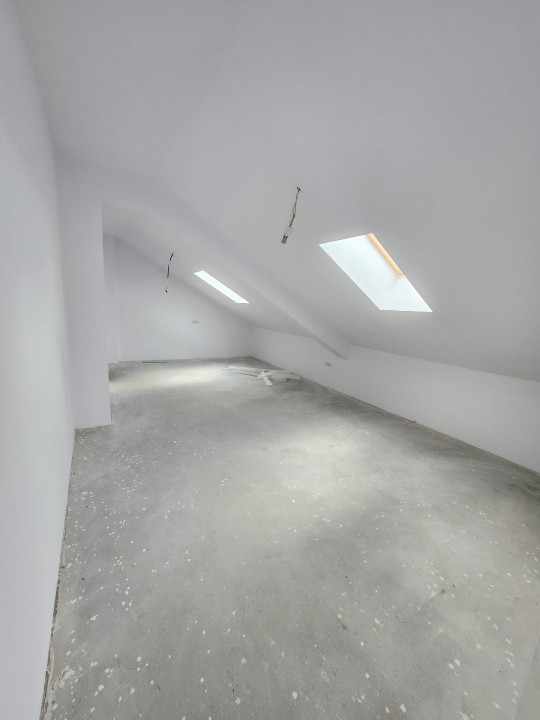 Apartament 3 camere tip duplex Tunari