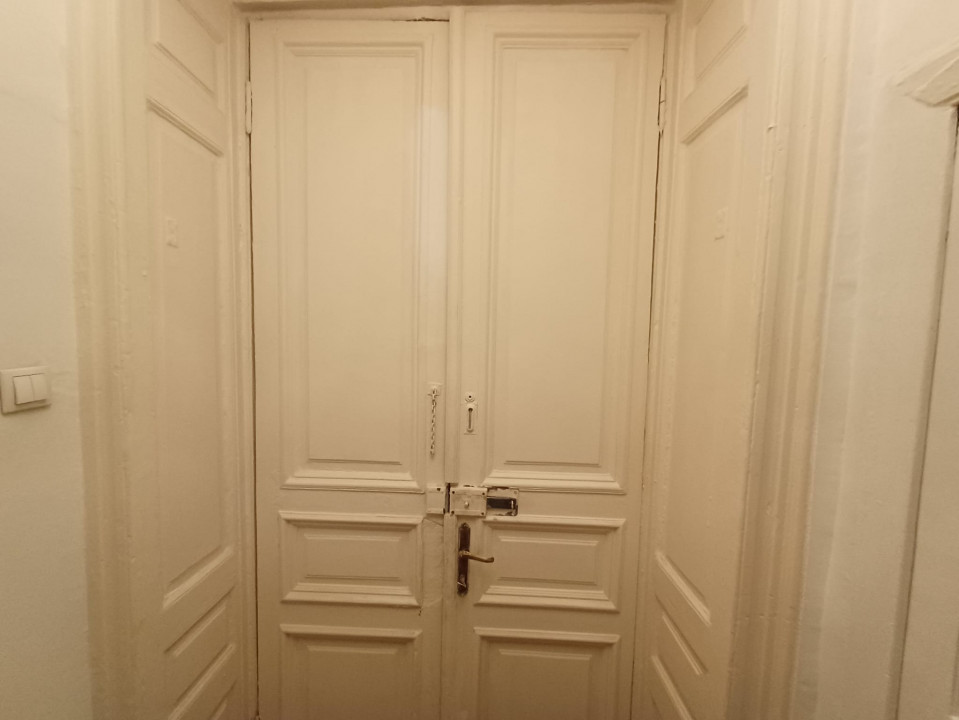 Apartament 3 camere - oportunitate de investitie Centru Vechi  Piata Unirii